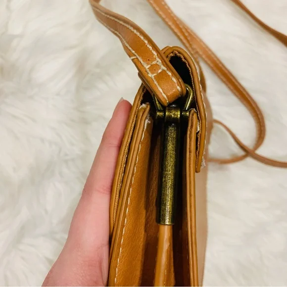 3/$15 Universal Thread Faux Leather Crossbody Bag - Picture 9 of 15